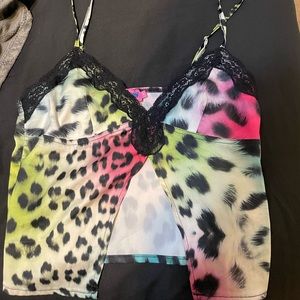 Edikted rainbow leopard print split top